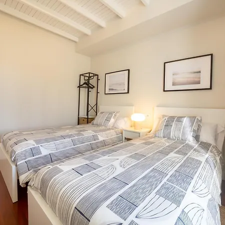 Siavo Junto A La Ria