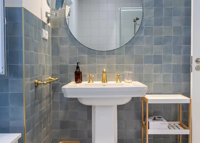 Siavo Junto A La Ria *